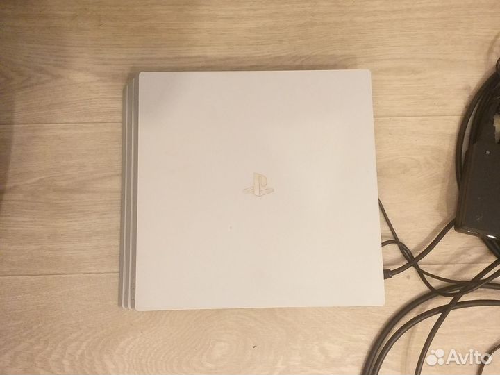 Игровая приставка ps4 pro 1tb