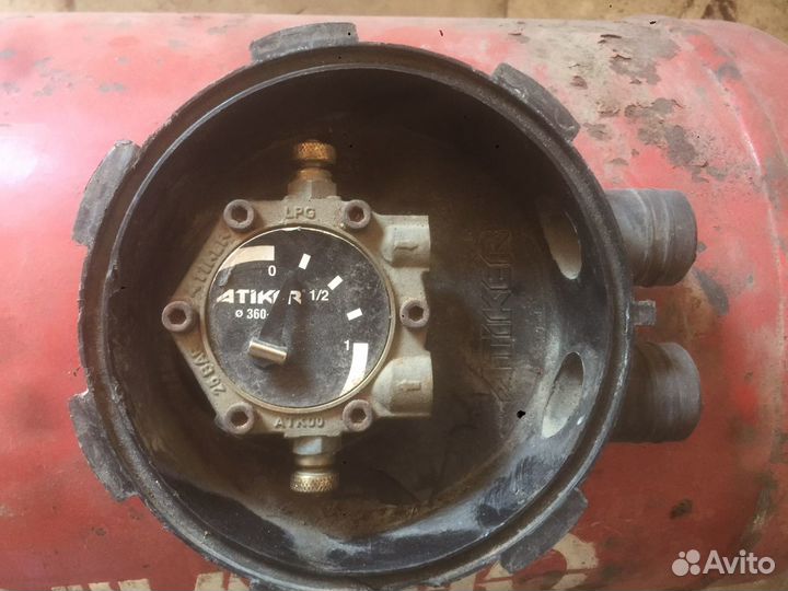 Автомобильный газовый баллон