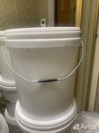 Ведро пластиковое с крышкой 20 литров