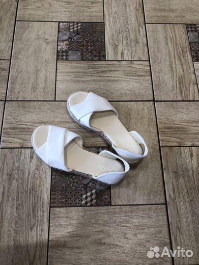 Босоножки hm