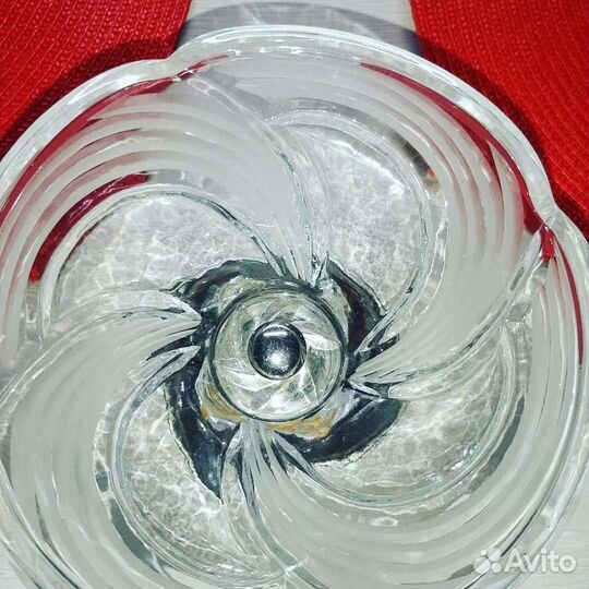 Конфетница на ножке