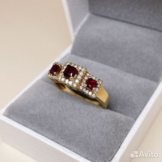 Золотое кольцо с рубинами и бриллиантами 0,38Ct