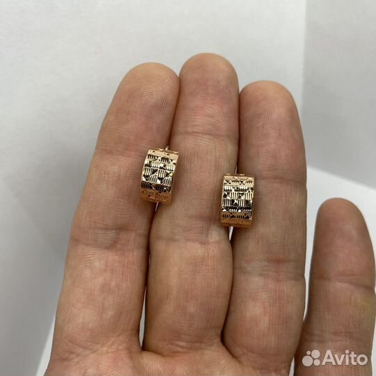 Золотые серьги 1,77 гр