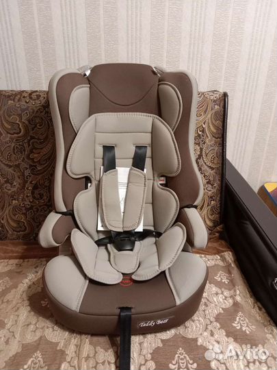 Новое детское автомобильное кресло автокресло