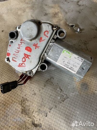 Моторчик заднего дворника Plymouth Voyager