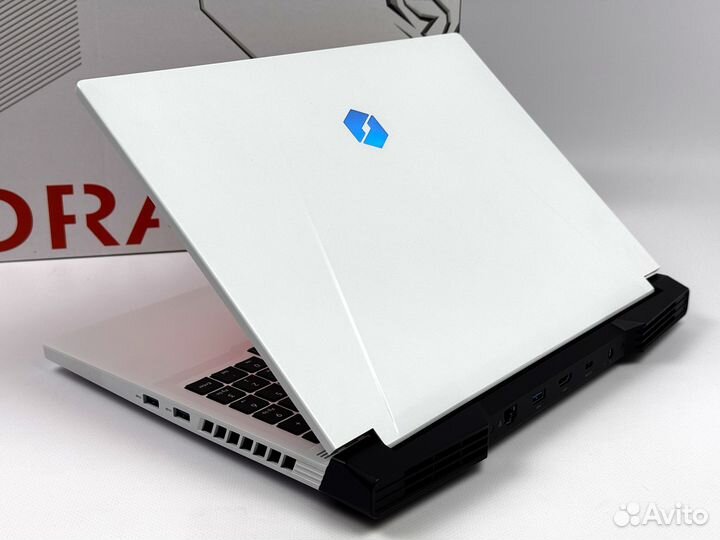 Mechrevo / R9-7940HX / RTX 4070 / 2.5K / 240hz