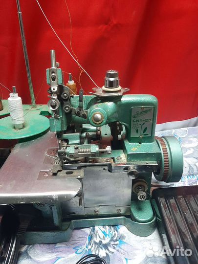 Швейную машинка оверлок