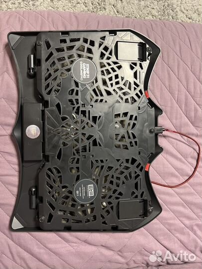 Подставка с охлаждением