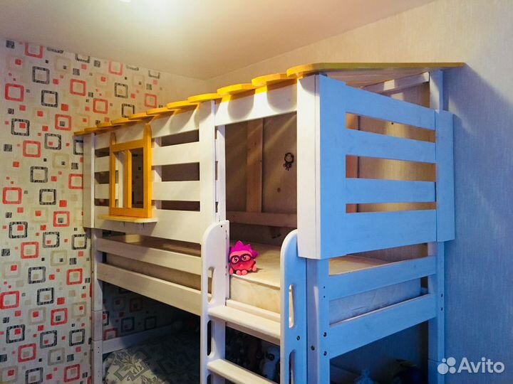 Кровать детская. Массив дерева