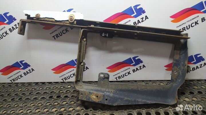 Кронштейн фары правый Renault Magnum