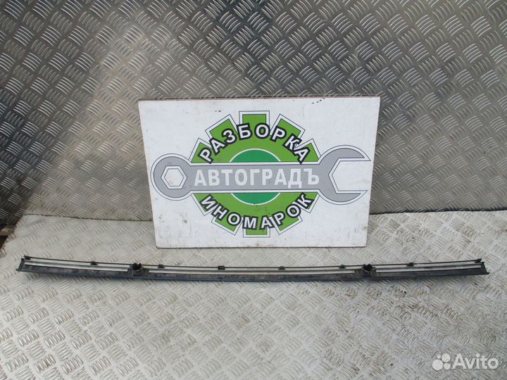 Молдинг заднего бампера центр. BMW E39 седан