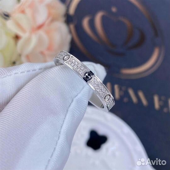 Кольцо Cartier Love, маленькая модель 0,19ct