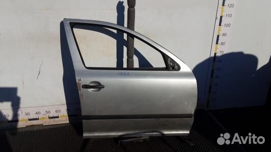 Дверь передняя правая skoda octavia A5 (LBG07E201)