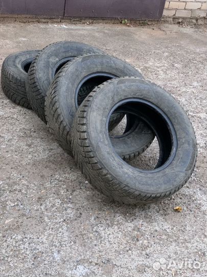 Kumho I'Zen RV Stud KC16 235/70 R16