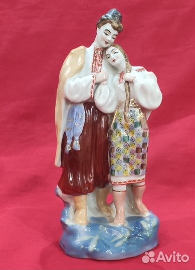 Статуэтка фарфоровая. Майская ночь. СССР