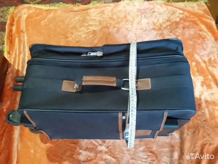 Чемоданы и ящик СССР и сумки на колесах