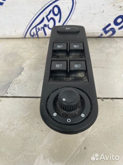 Блок управления стеклодъемниками Renault Captur J5