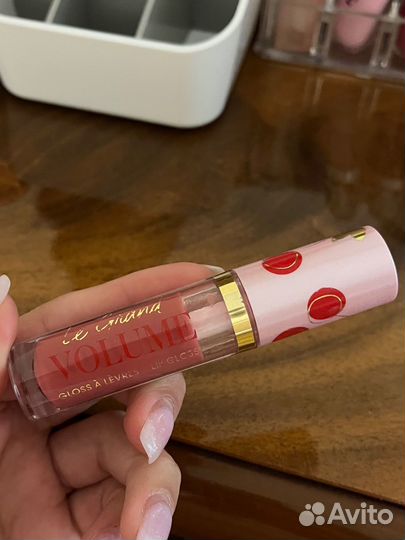 Блеск для губ vivienne sabo