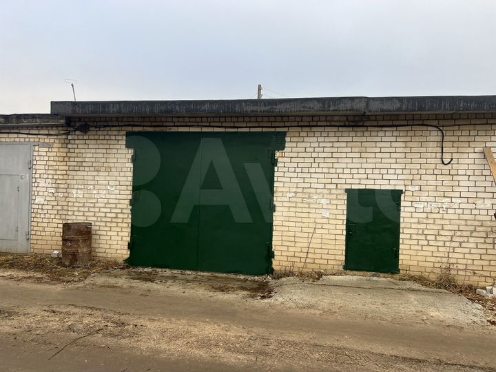 Гараж, > 30 м²