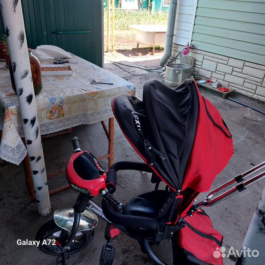 Велосипед с родительской ручкой Lexsus Trike