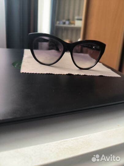 Солнцезащитные очки женские брендовые