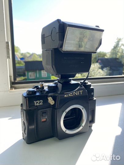 Плёночный фотоаппарат зенит 122
