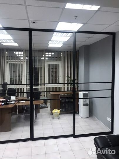 Перегородка из стекла, метал, лофт