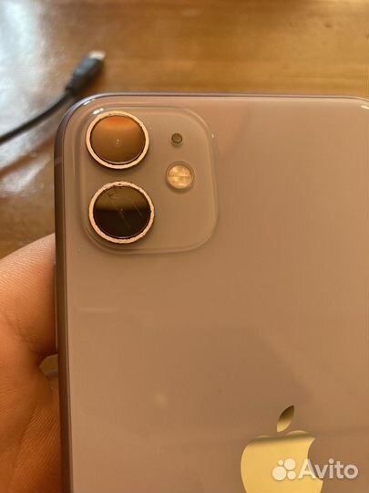 Телефон iPhone 11