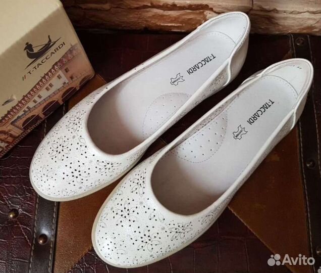 Белые туфли балетки р.37 (24 см)