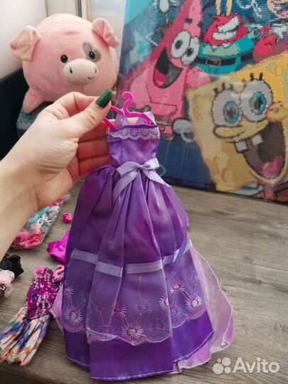 Набор платьев и аксессуары для барби