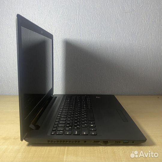 Мощный Игровлй Ноутбук A8-7410/8gb/R5-2gb/SSD240