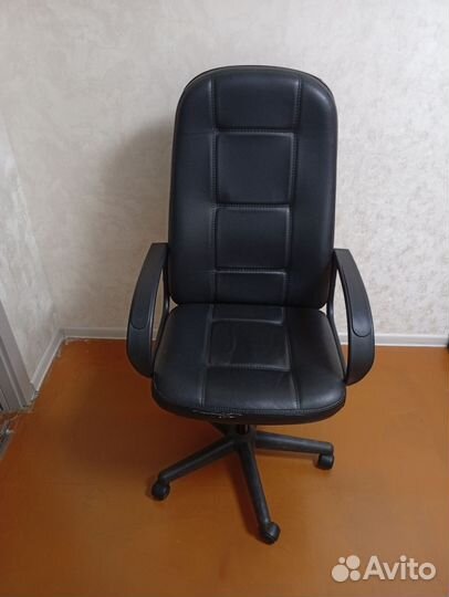 Компьютерное кресло кожа бу