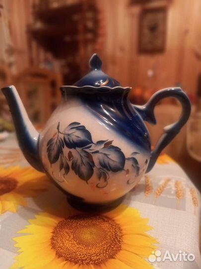 Чайник заварочный,подсвечник Гжель