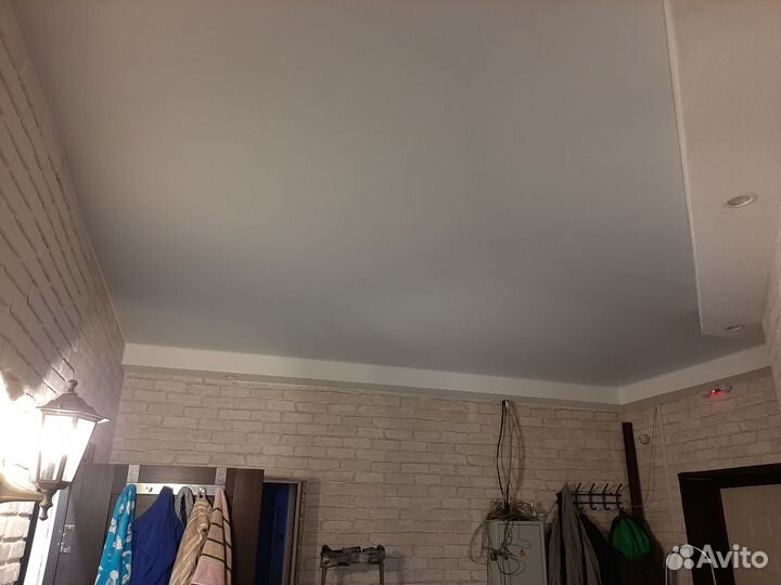 Натяжные потолки глянцевые