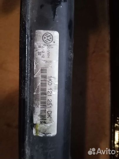 Пластик с радиатора Шкода Ауди Фольцваген