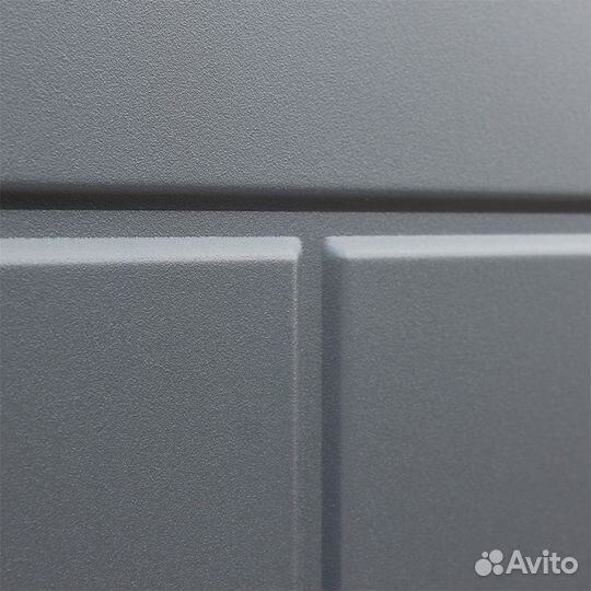 Дверь входная в квартиру с зеркалом