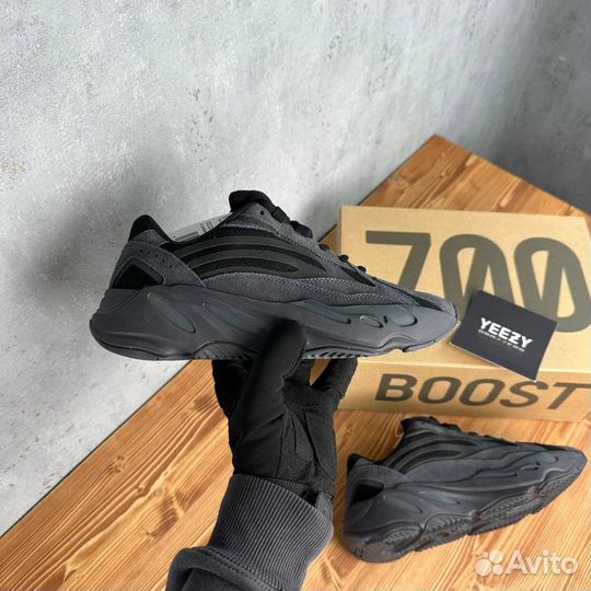 Adidas Yeezy Boost 700 V2 «Vanta»