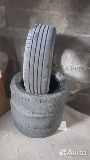 Kumho Ecsta HS51 215/60 R16 95V