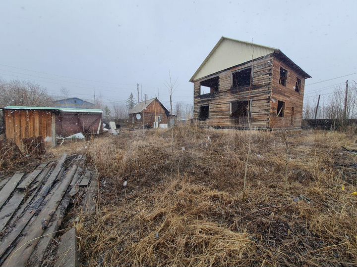 Дом 180 м² на участке 8 сот.