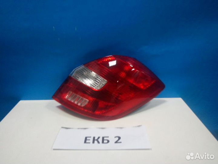 Фонарь правый Skoda Fabia 2 5J 2007-2014