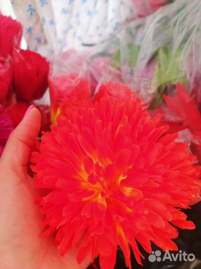 Искусственные цветы на кладбище высота 62см