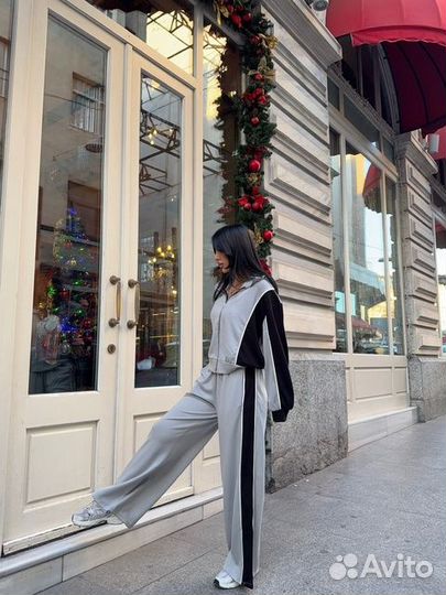 Костюм женский