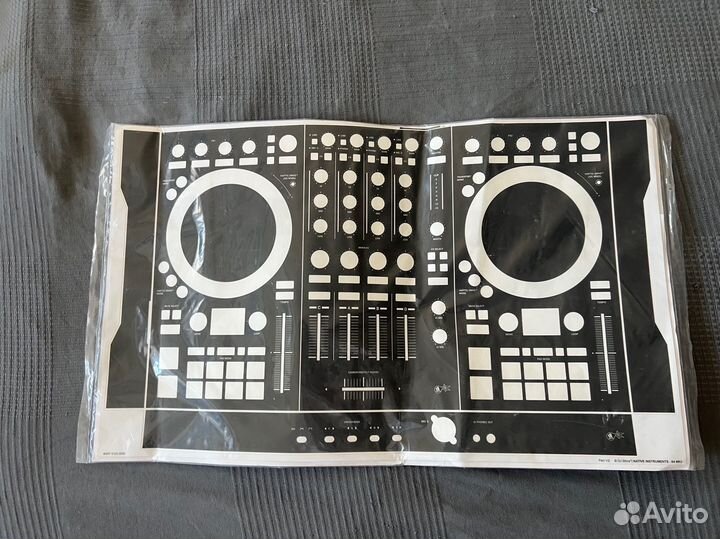 Наклейка для Traktor s4 mk3