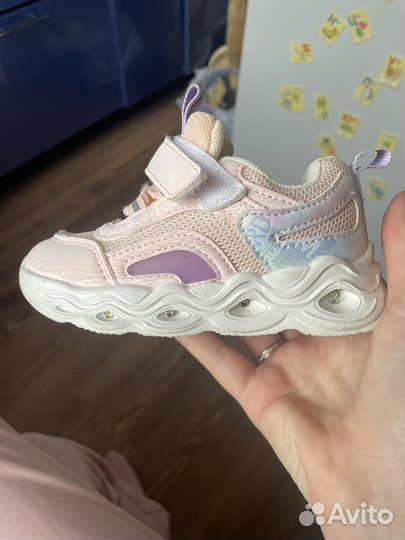 Кроссовки детские