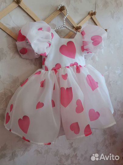 Праздничное платье с сердечками