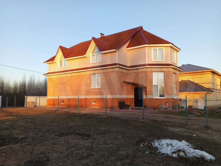 Дом 250 м² на участке 8 сот.