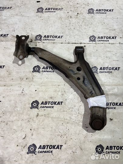 Рычаг передний левый Nissan Primera P11