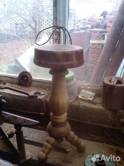 Подставка под цветы, телефоны