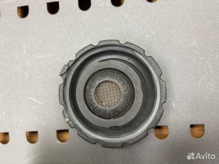 Крышка бачка Mercedes-Benz E-Class W210 M112 2.4