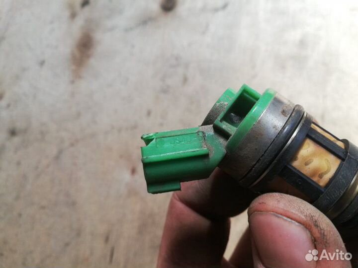 Форсунка инжекторная электрическая передняя Nissan